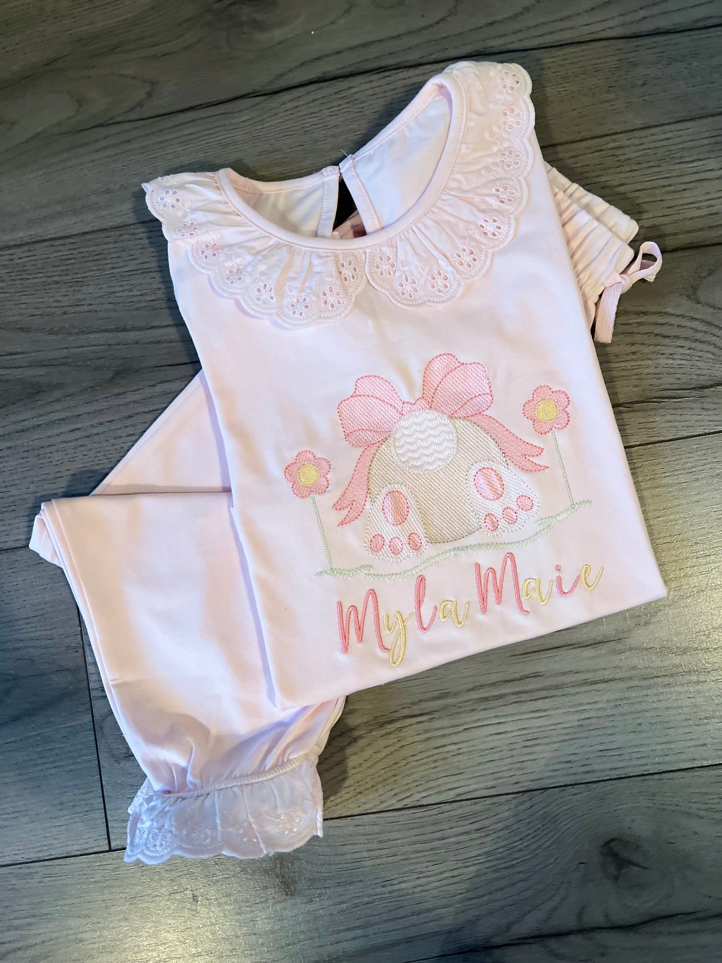 Frilly Bunnies Garden With Bow