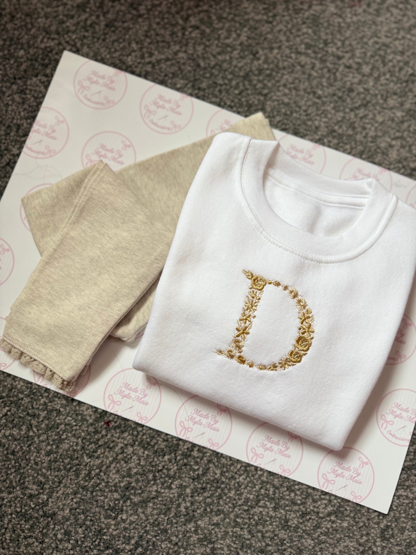 Oatmeal Leggings & White Sweatshirt